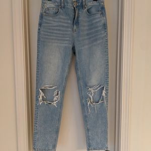 American Eagle Distressed Mom Jean 4